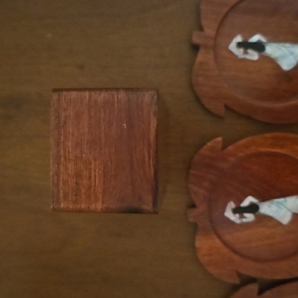 Vintage 1960s Set of Six Mother of Pearl Japanese Lady Floral Coaster Set - Picture 12 of 15